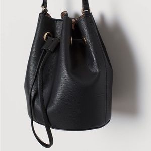 Minimalist Black Bucket Crossbody bag